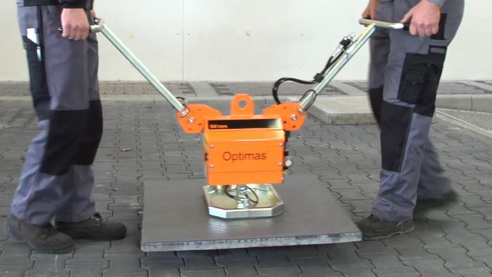 Optimas Vacuum Device SV 250 A: Easy and body-friendly lifting of heavy concrete slabs