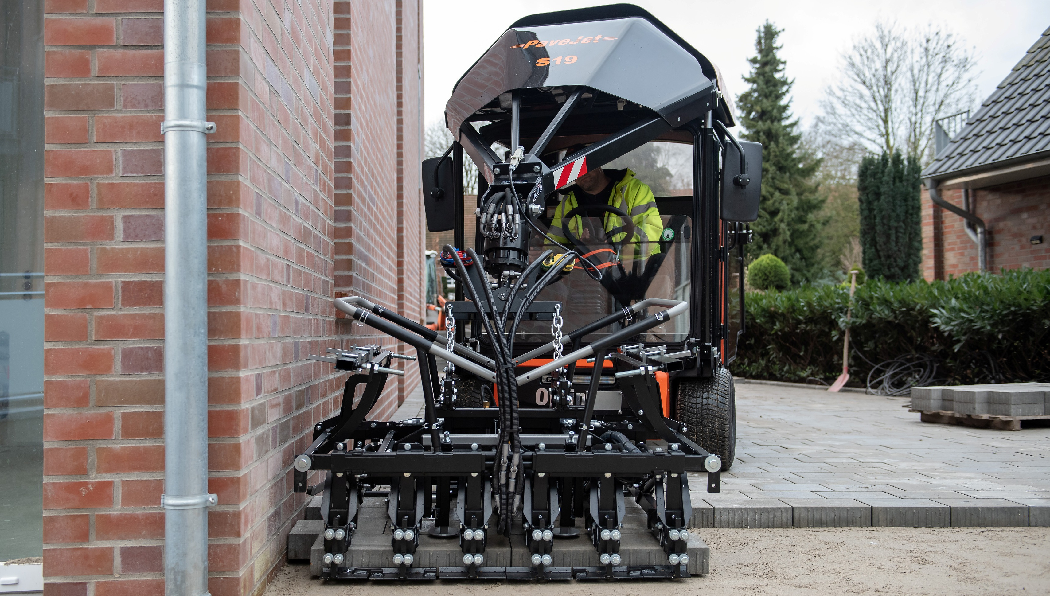 Optimas Pince de pose Multi6 M / ME (machine de pose) - Possibilité de poser les pavés directement en butée latérale.