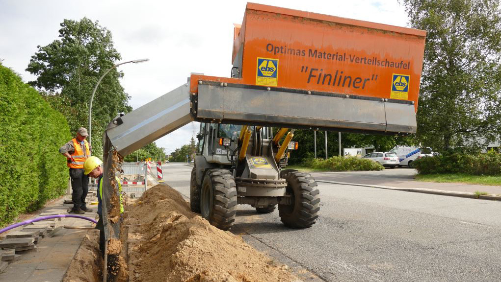 Optimas_Material_Verteilschaufel_Side_shoot_bucket_Finliner_Leitungsbau_Line_construction_2