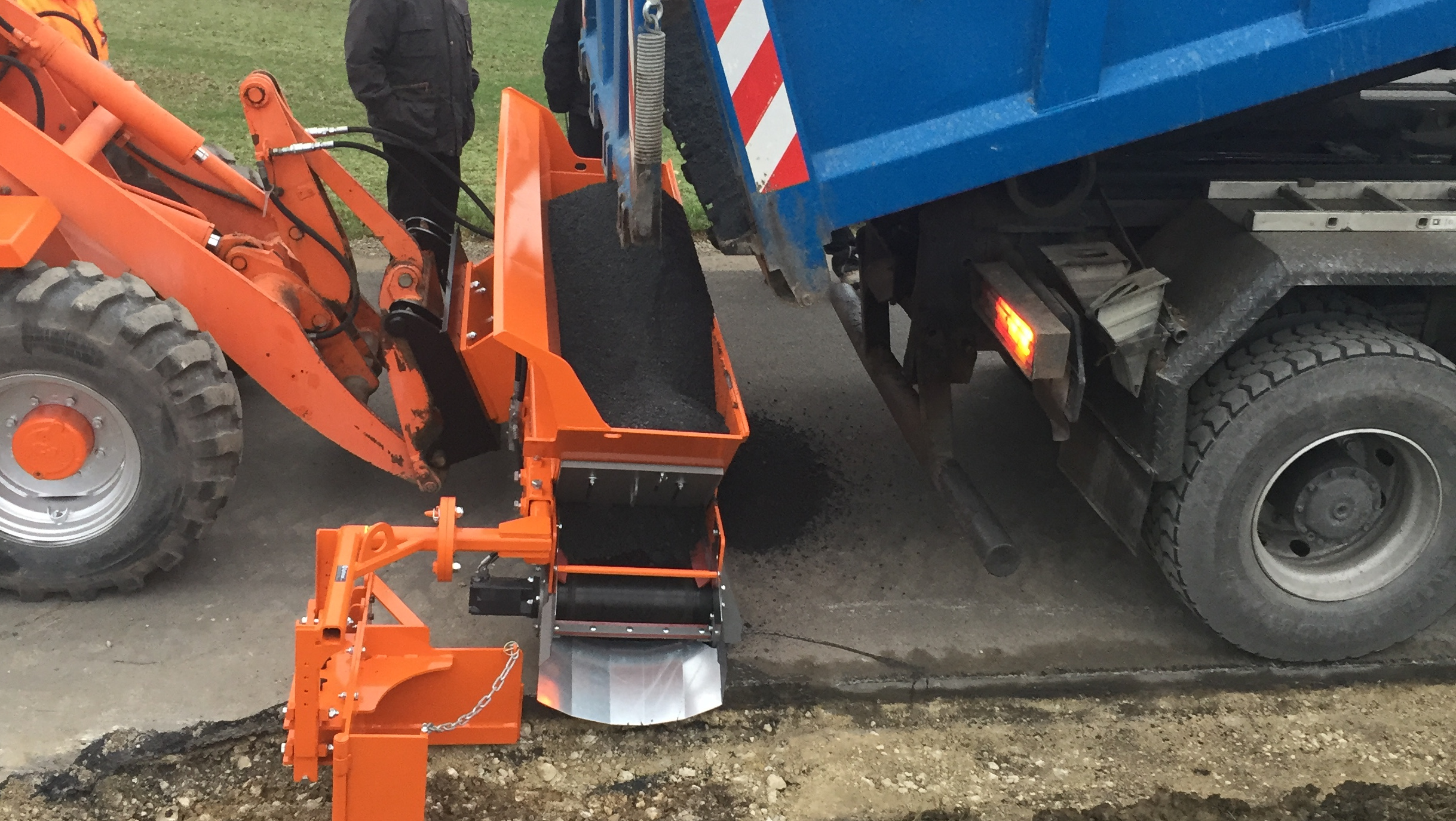 Optimas_Material_Verteilschaufel_Finliner_Side_shoot_bucket_Finliner_18