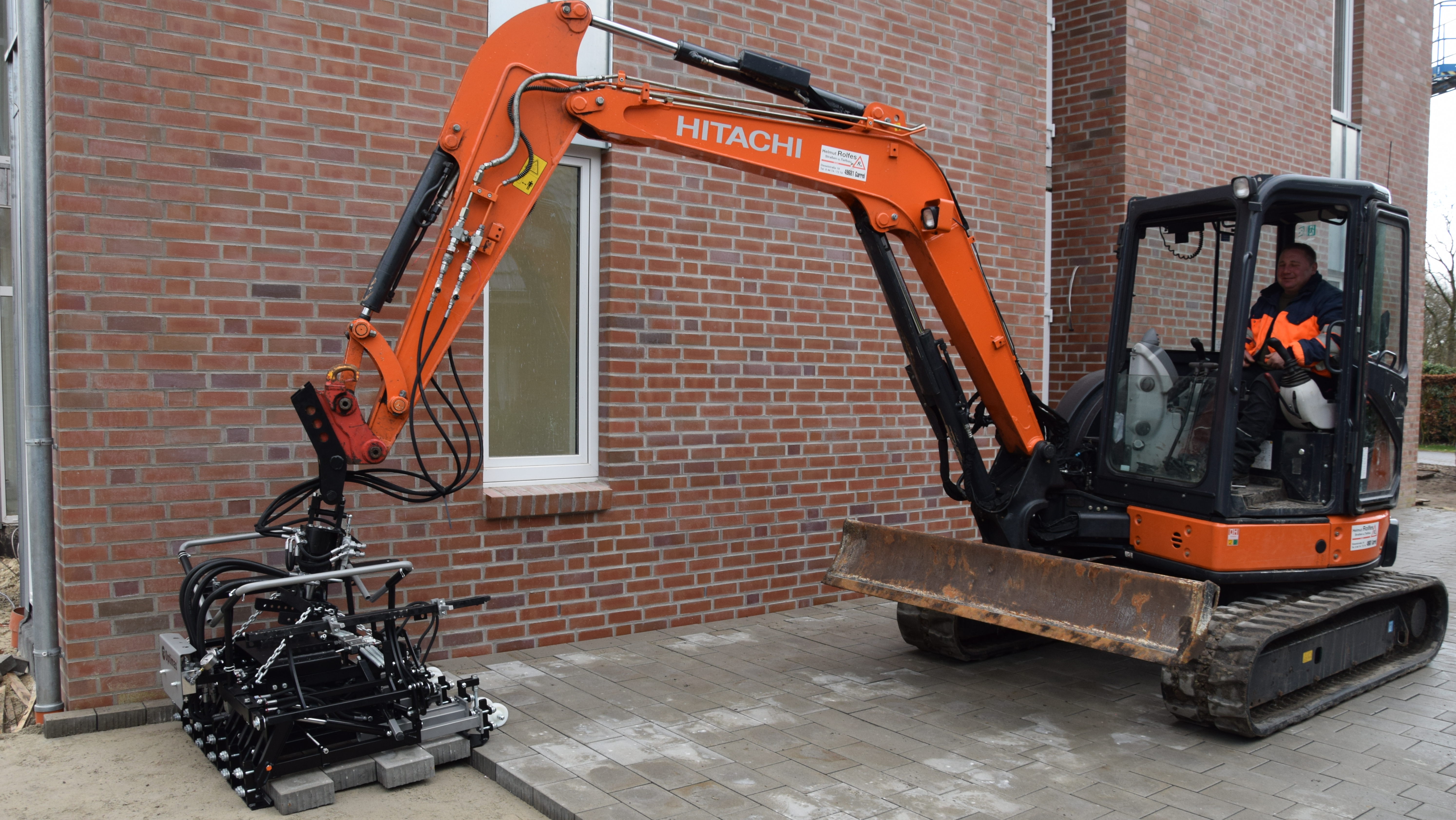 Optimas_Paver_Clamp_Multi6M_for_excavator-loader_11 Paver-Clamp Multi6 M for various carrier -laying down paving stones