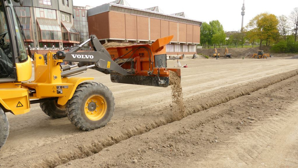Optimas_Material_Verteilschaufel_Side_shoot_bucket_Finliner_Leitungsbau_Line_construction_1