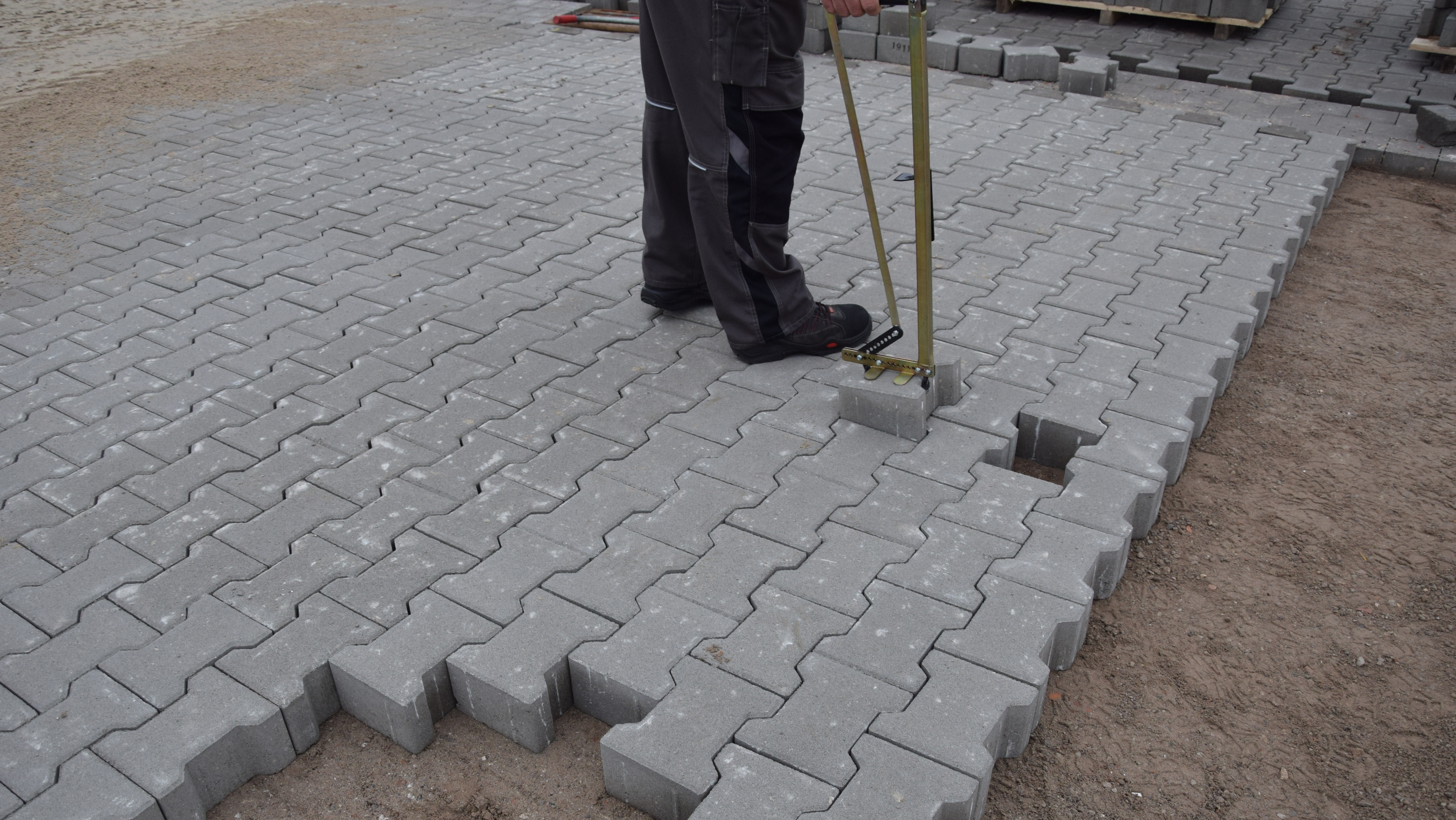 Optimas_Steinheber_Optimas_Paver_Lifter_2