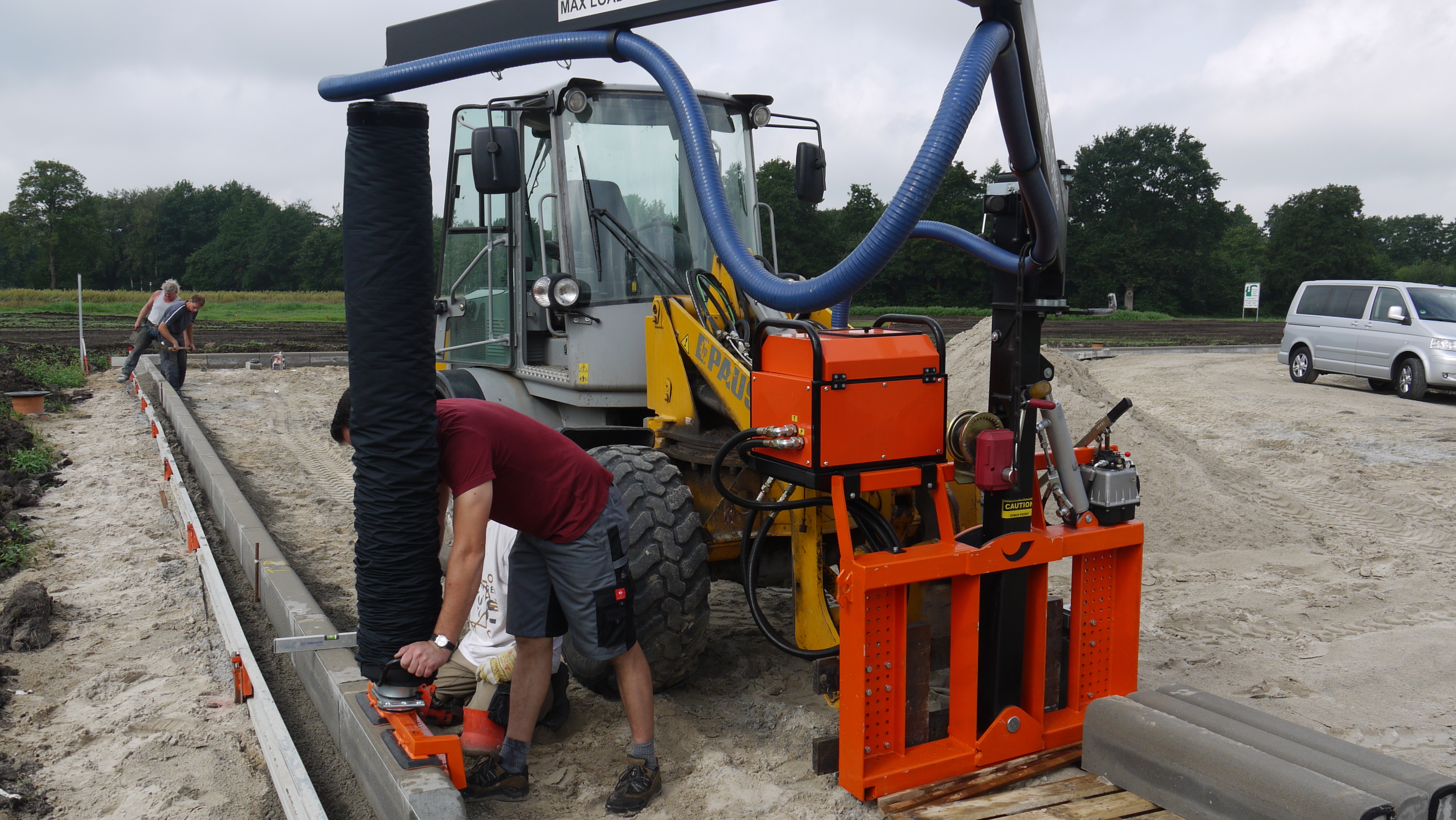 Optimas_Vacu_Lift_10 Placer facilement des bordures hautes avec l'Optimas Vacu-Lift.
