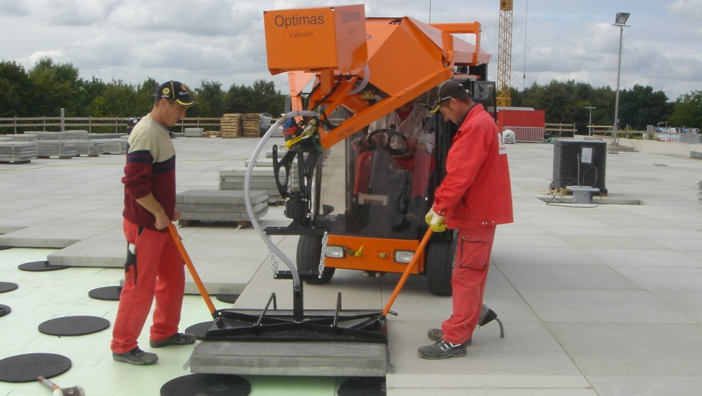 Optimas - Appareil à vide « BE » – spécialement destiné à la mise en place de bordures ou dalles en béton ou granit et de pavés fil d’eau.