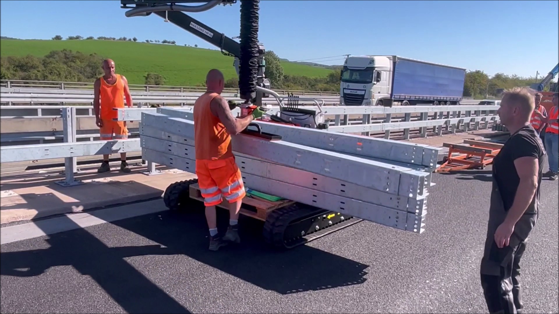 6-vlcsnap-2023-09-21-13h45m19s476