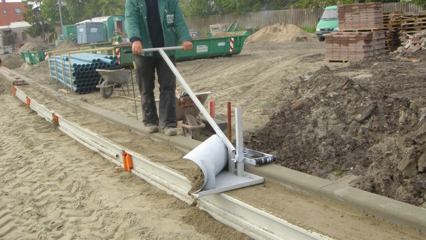 Optimas_Betonhobel_Screeding_plank_for_Formwork_system
