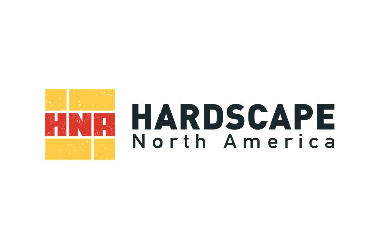 Logo von Hardscape North America mit fettem Text und einem gelb-roten Grafikdesign – Optimas.