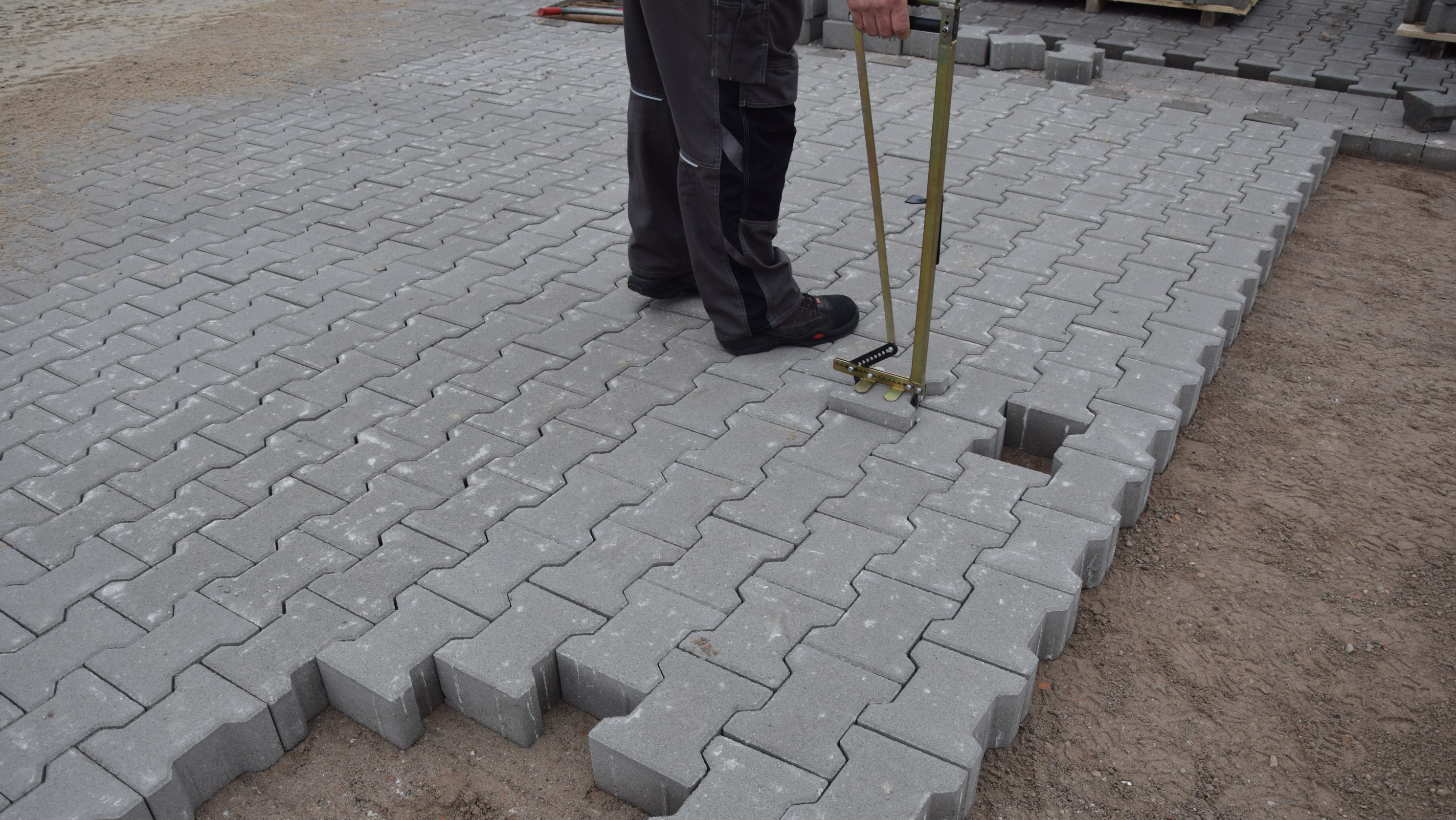 Optimas_Steinheber_Optimas_Paver_Lifter_3