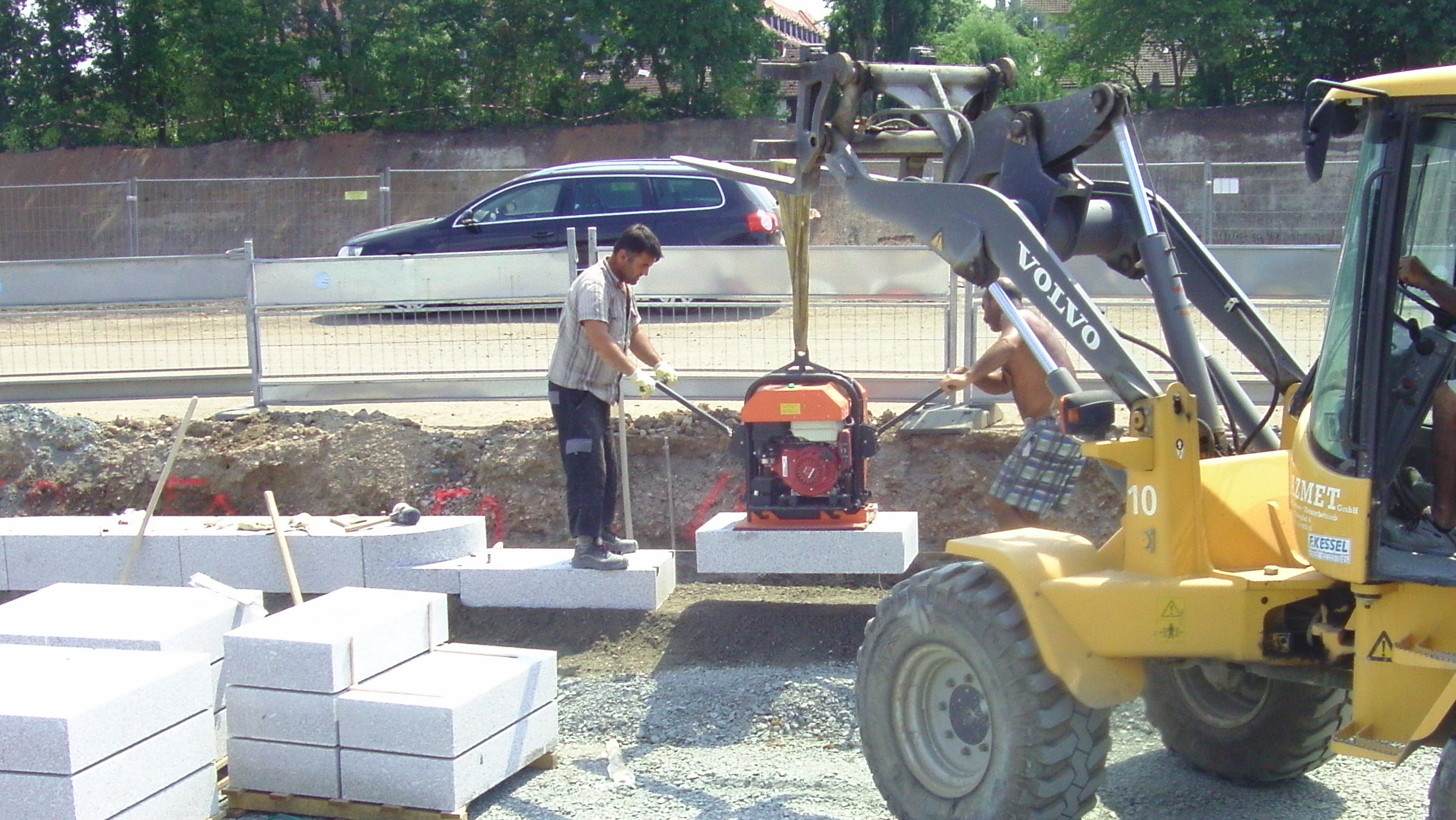 Optimas_Vacu_Magnet_11 Optimas Vacu-Magnet 1500 P/H: placing heavy weight concrete and natural stone elements by Optimas vacuum technology.